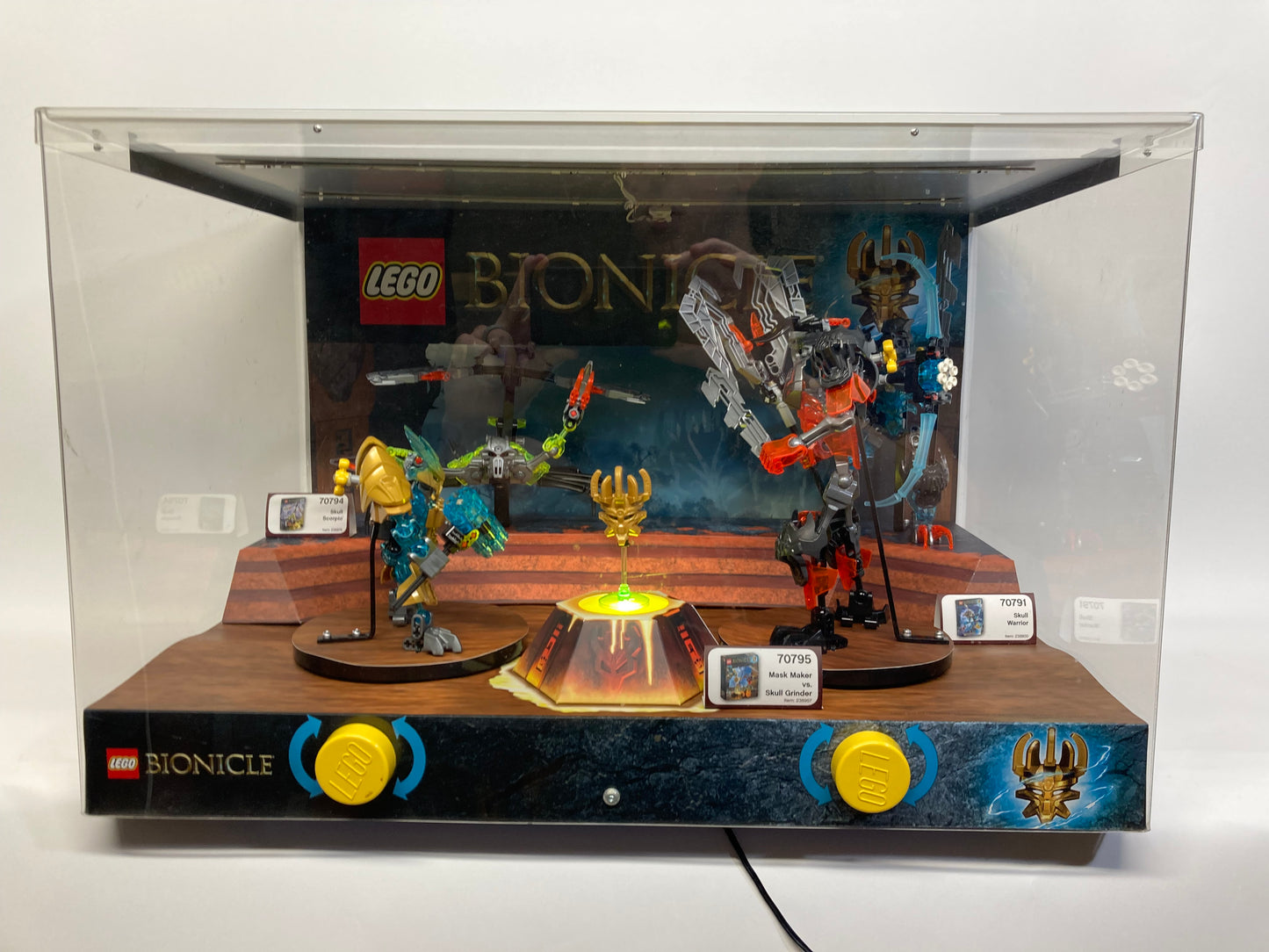 LEGO® Bionicle Mask Maker vs. Skull Grinder, & 70794, & 70791 Store Display