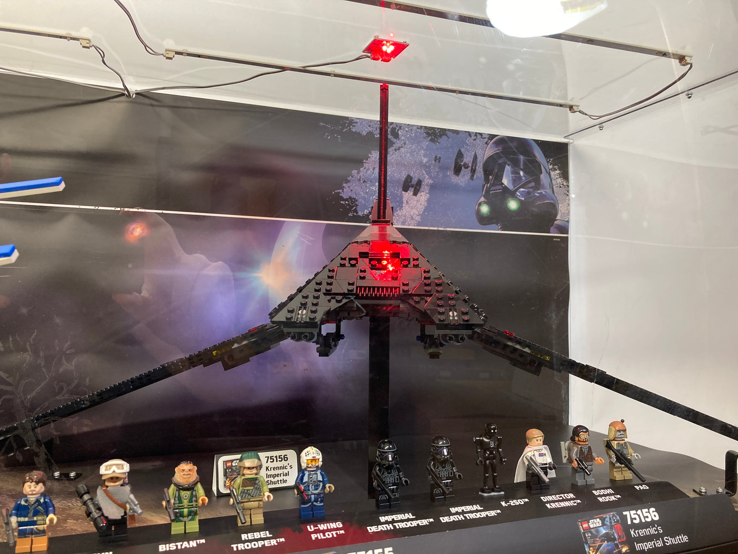 LEGO® Star Wars U-Wing & Krennic's Shuttle Store Display