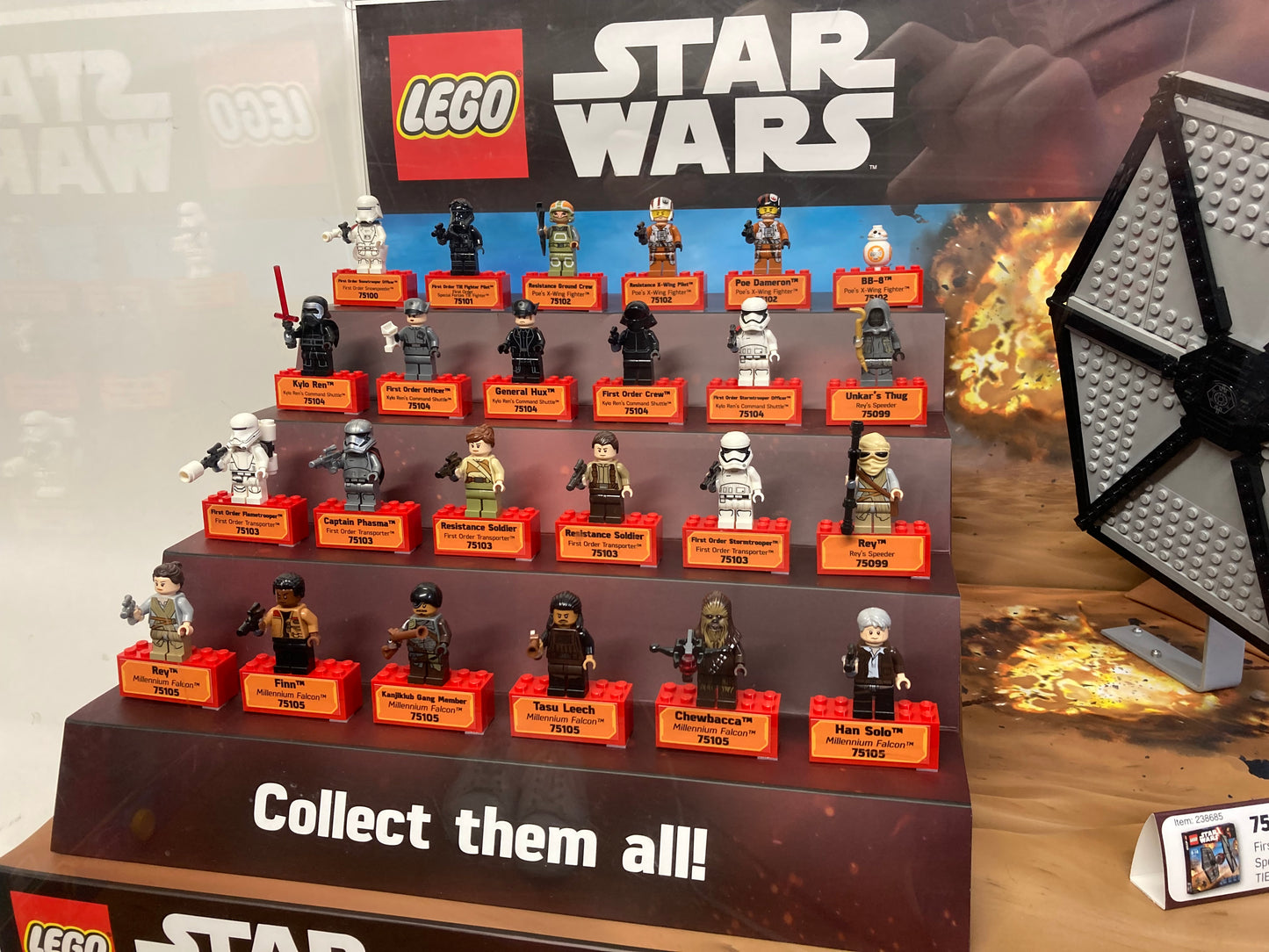 LEGO® Star Wars The Force Awakens 75105 & 75101 Store Display