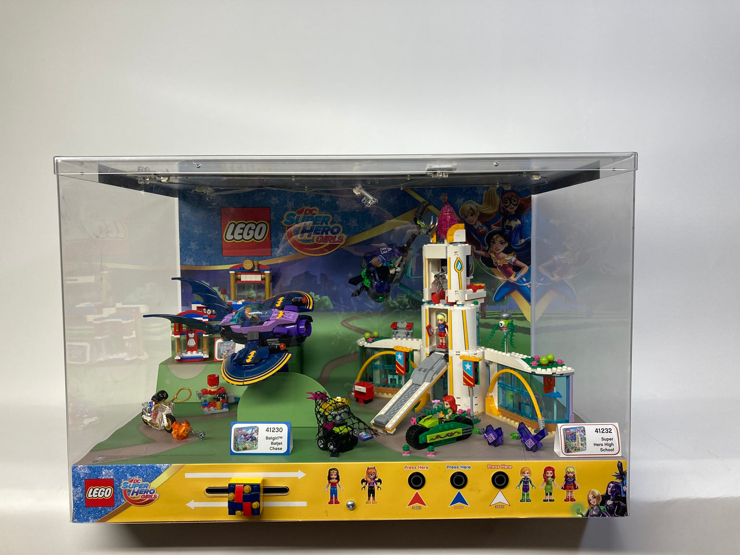 LEGO® DC Super Hero Girls 41230 & 41232 Store Display